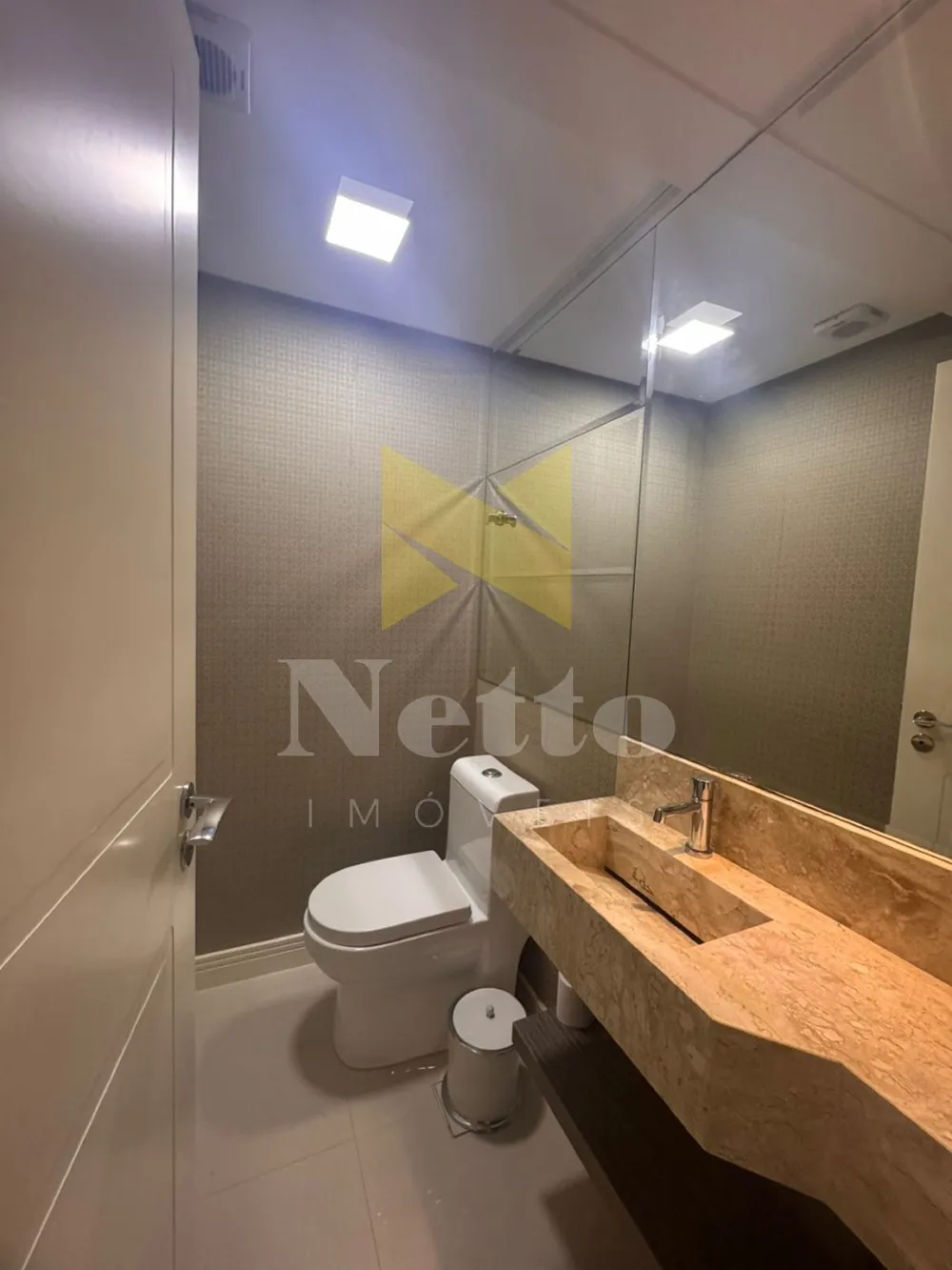 Apartamento com 3 suítes