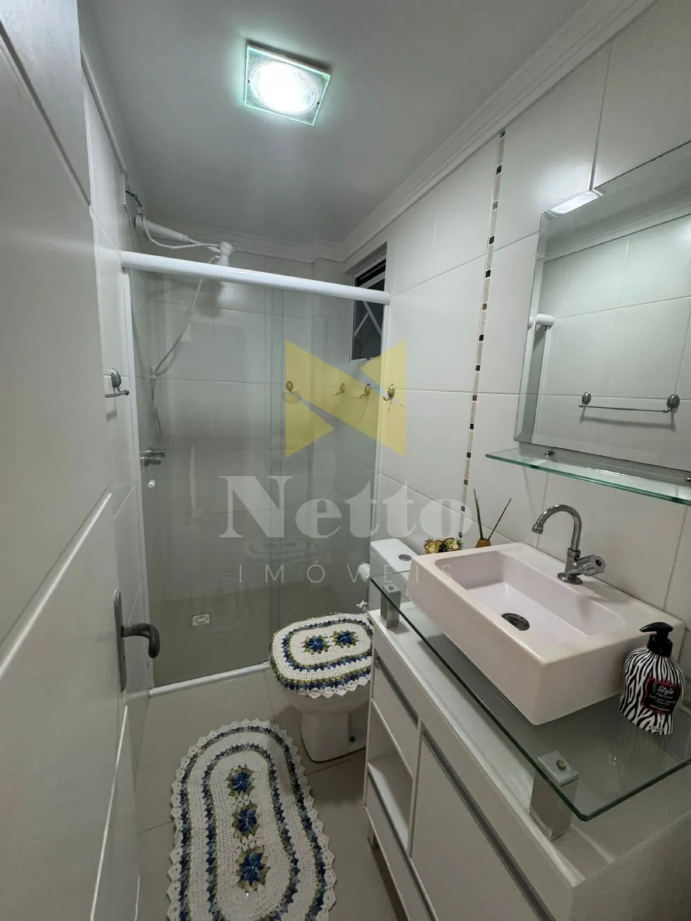 Apartamento locação anual em Itapema