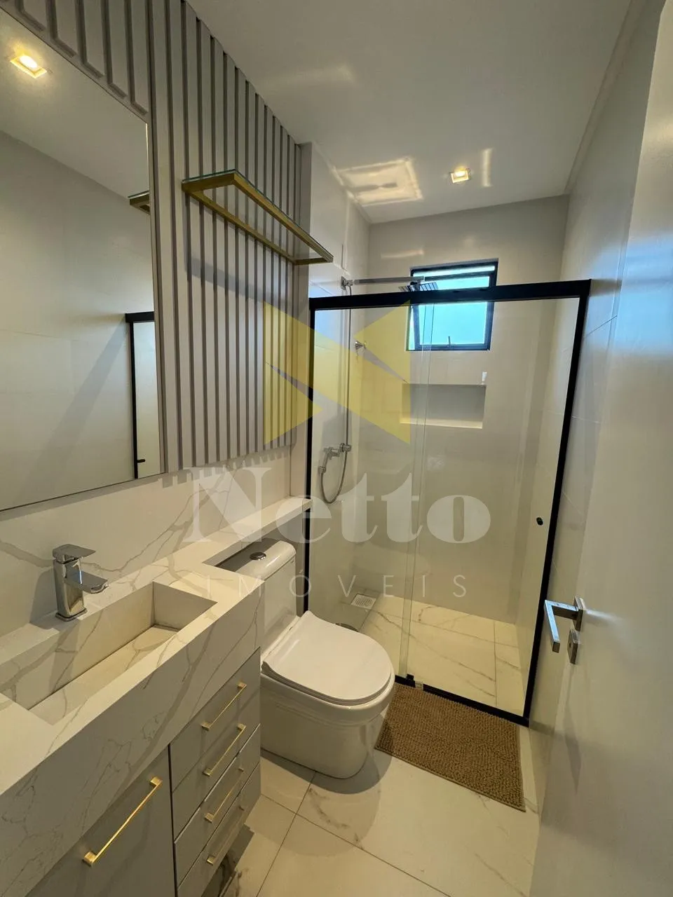 Maravilhoso apartamento com 2 suítes