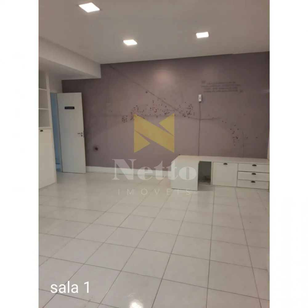 Sala Aérea de frente para Avenida Nereu Ramos
