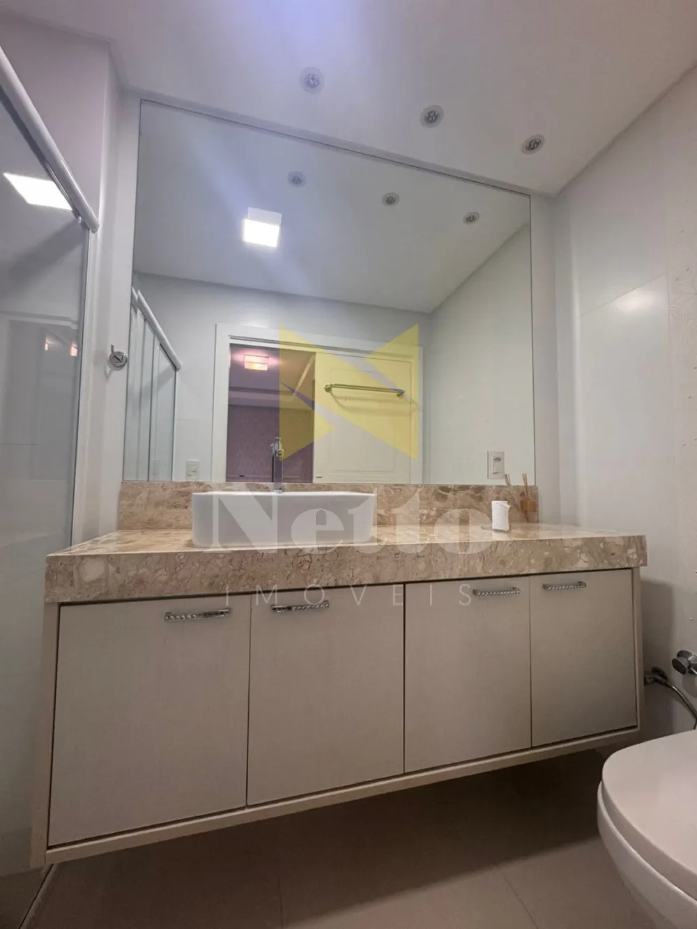 Apartamento com 3 suítes