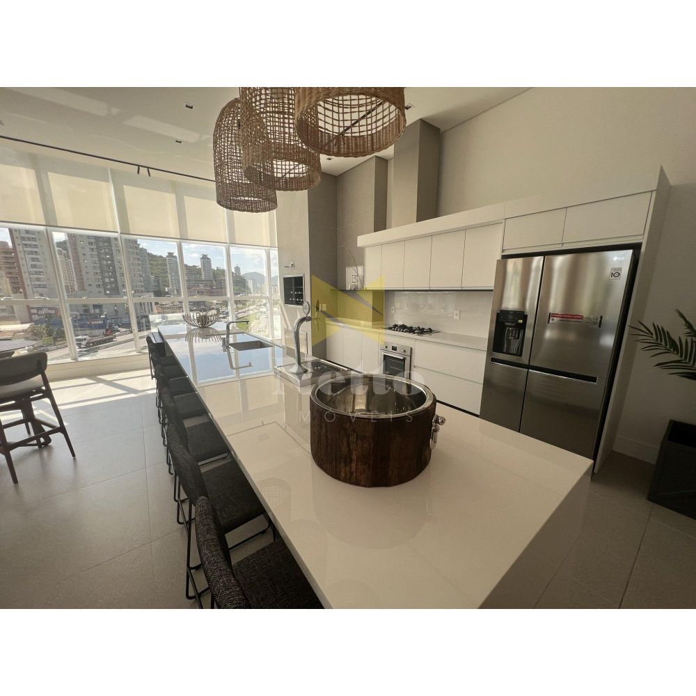 FINAMENTE MOBILIADO 4 SUÍTES