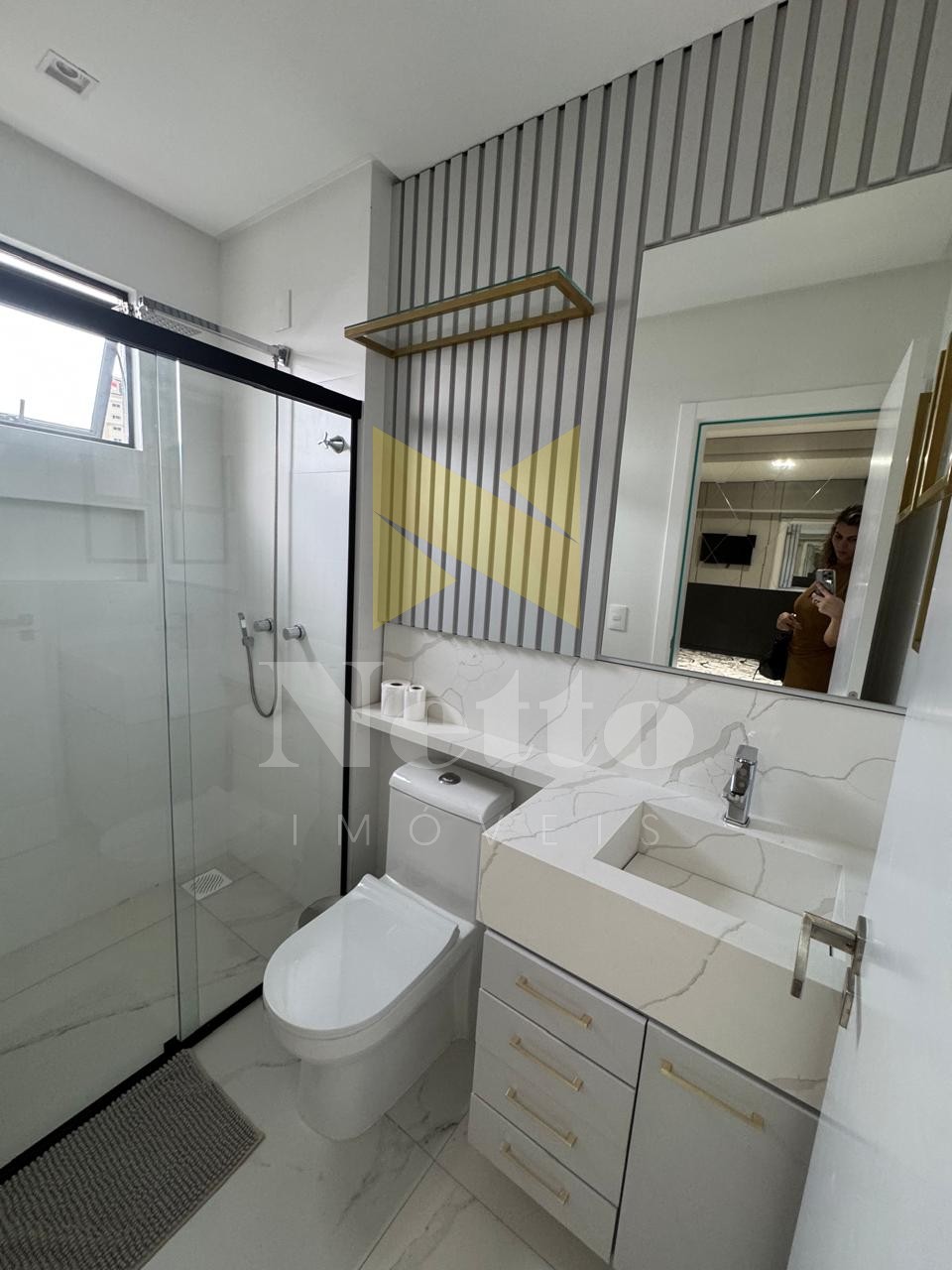 Maravilhoso apartamento com 2 suítes