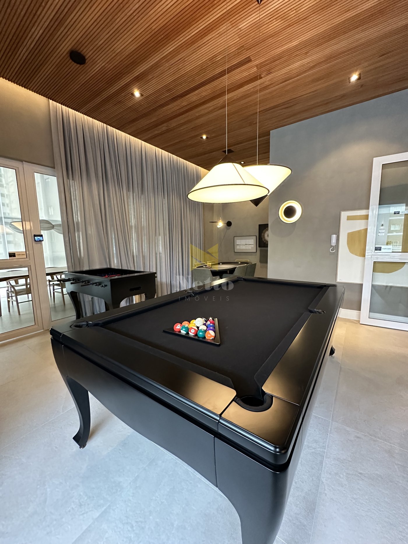 Amplo apartamento com 4 suítes