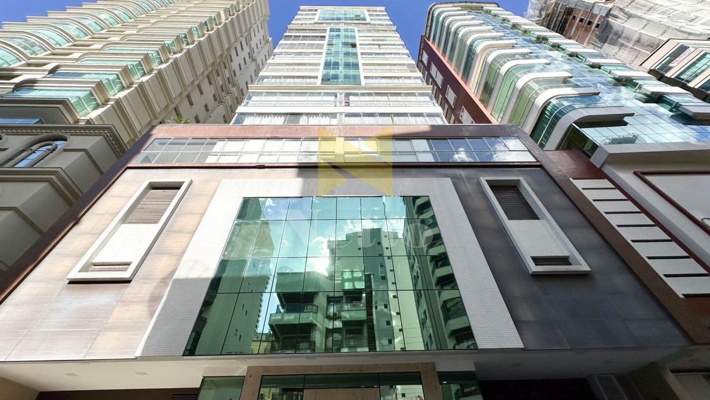 Bairro Meia Praia - Apartamento Amplo e Mobiliado
