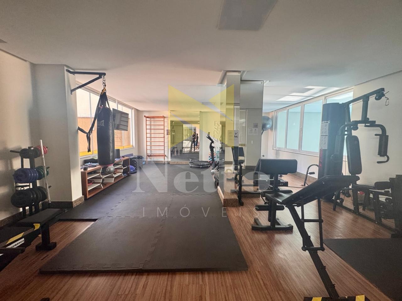 Bairro Meia Praia - Apartamento Amplo e Mobiliado