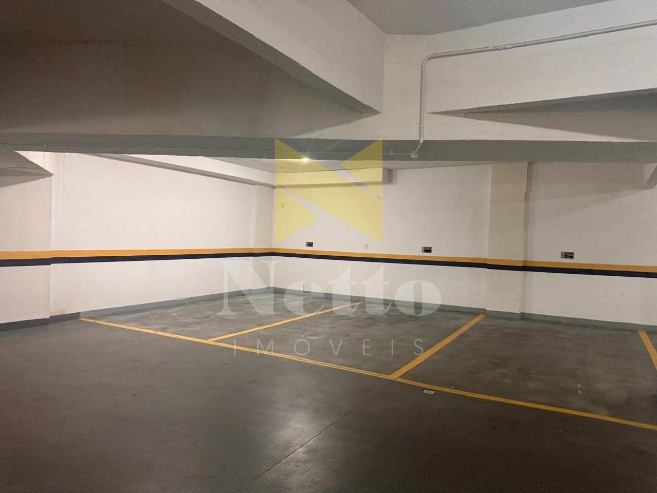 Bairro Meia Praia - Apartamento Amplo e Mobiliado
