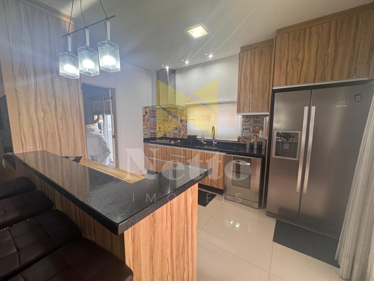 Bairro Meia Praia - Apartamento Amplo e Mobiliado
